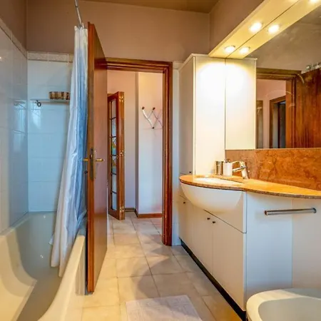 Iris Three Bedroom Private Garden Bike&boat&scooter Willa
