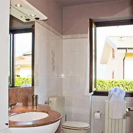 Iris Three Bedroom Private Garden Bike&boat&scooter *