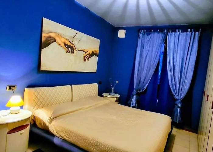 VILLA IRIS Three Bedroom Private Garden Bike&Boat&Scooter Lake Como Villa *