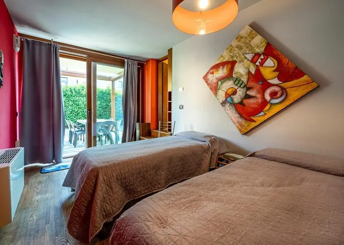 VILLA IRIS Three Bedroom Private Garden Bike&Boat&Scooter Lake Como Colico