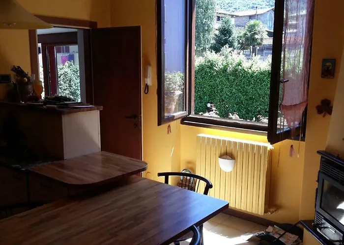 VILLA IRIS Three Bedroom Private Garden Bike&Boat&Scooter Lake Como * Colico