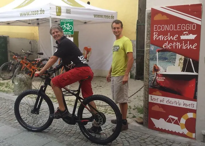 VILLA IRIS Three Bedroom Private Garden Bike&Boat&Scooter Lake Como Villa Colico