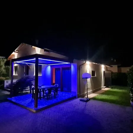 וילה Iris Three Bedroom Private Garden Bike&boat&scooter קוליקו