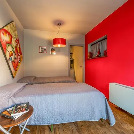 Villa Iris -pet Friendly - Garden - Private Parking- Bike Friendly House *