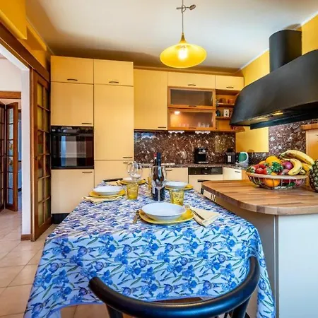 Iris -pet Friendly - Garden - Private Parking- Bike Friendly House * Колико