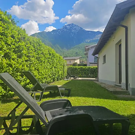 Iris -pet Friendly - Garden - Private Parking- Bike Friendly House Villa Colico