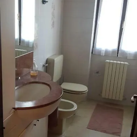 Iris -pet Friendly - Garden - Private Parking- Bike Friendly House *