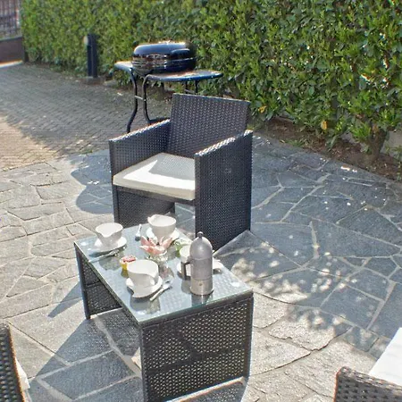 Villa Iris -pet Friendly - Garden - Private Parking- Bike Friendly House *