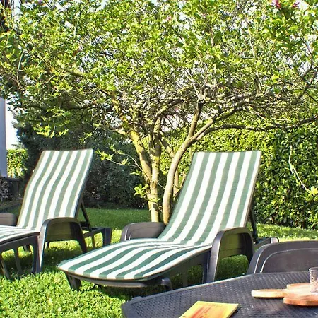 Iris Winter Escape Three Bedrooms With Private Garden