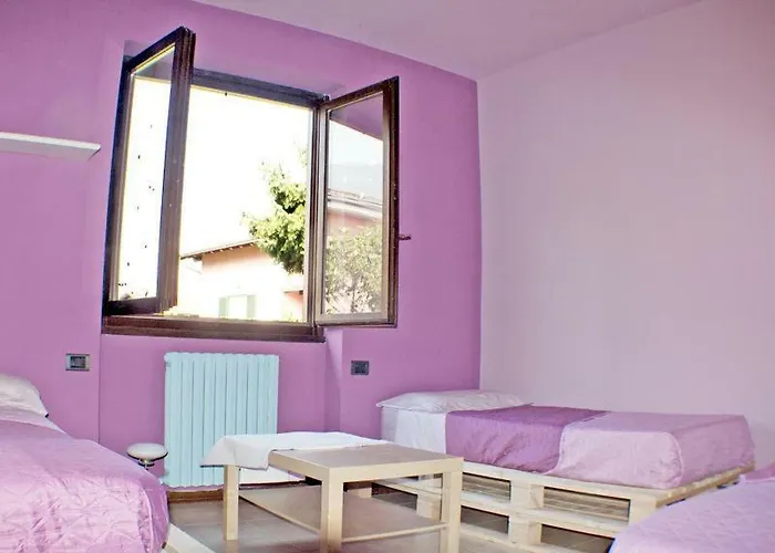 Iris Three Bedroom Private Garden Bike&boat&scooter Villa Colico